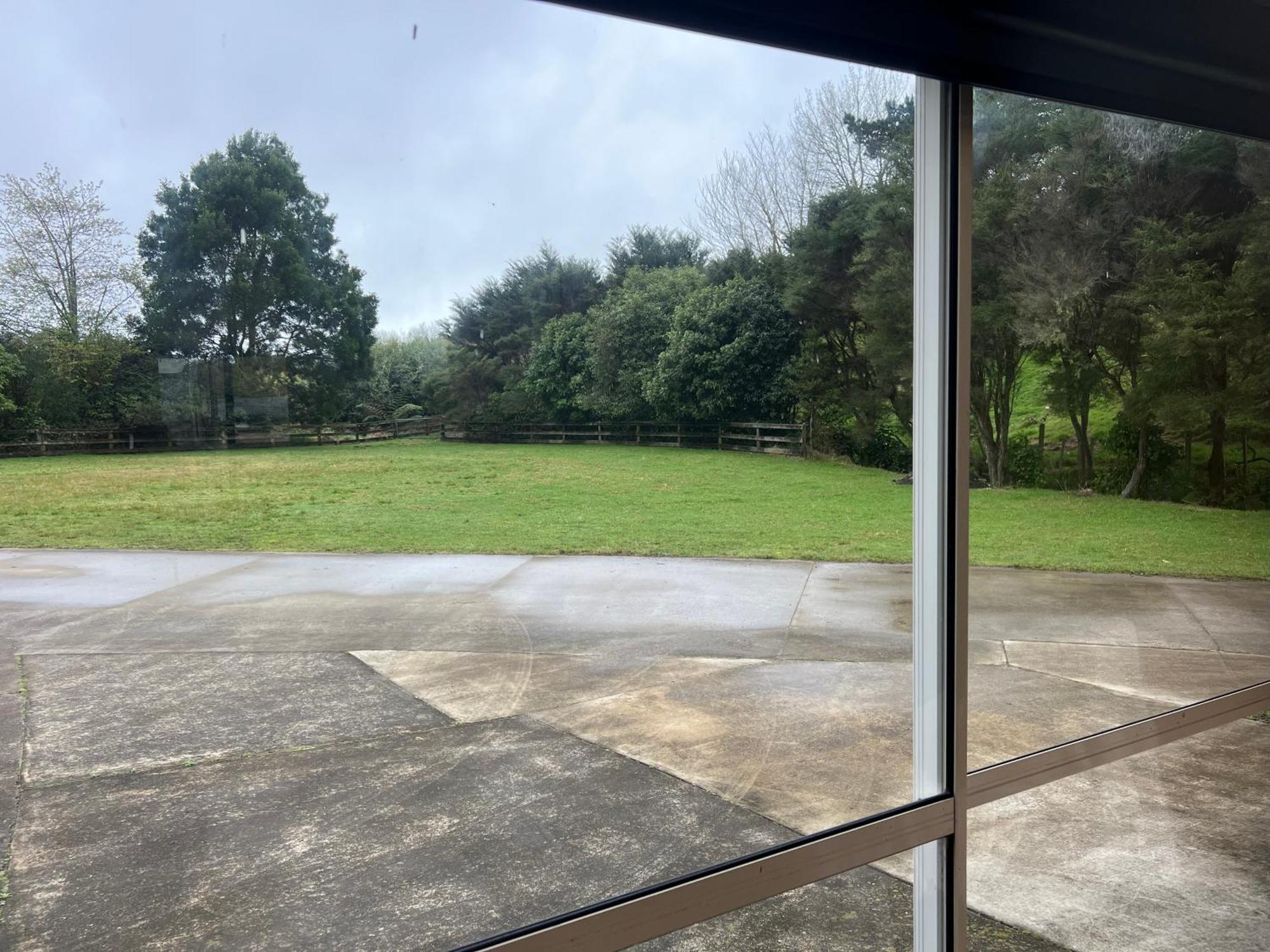 Self Contained Open Shed Space Wainui  Bagian luar foto