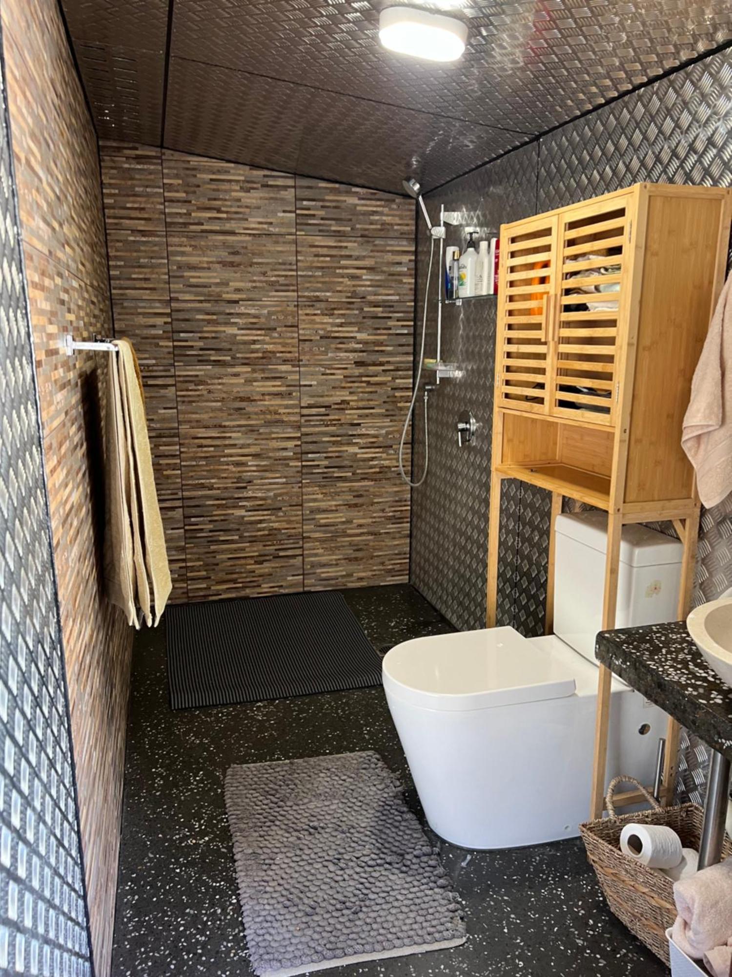 Self Contained Open Shed Space Wainui  Bagian luar foto